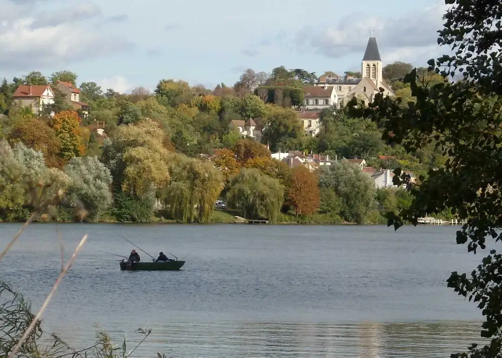 l'église au-dessus de la Seine — Herblay-sur-Seine, secteur d'intervention détection canine punaises de lit