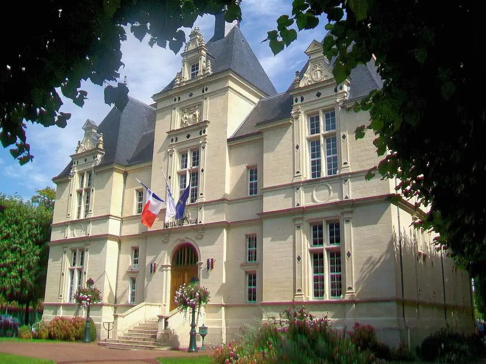 l'hôtel de ville — L'Isle-Adam, secteur d'intervention détection canine punaises de lit