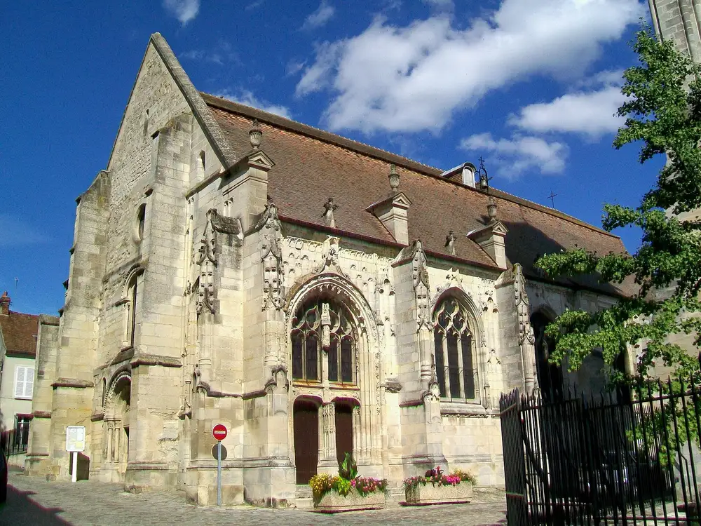 l'église Saint-Justin — Louvres, secteur d'intervention détection canine punaises de lit