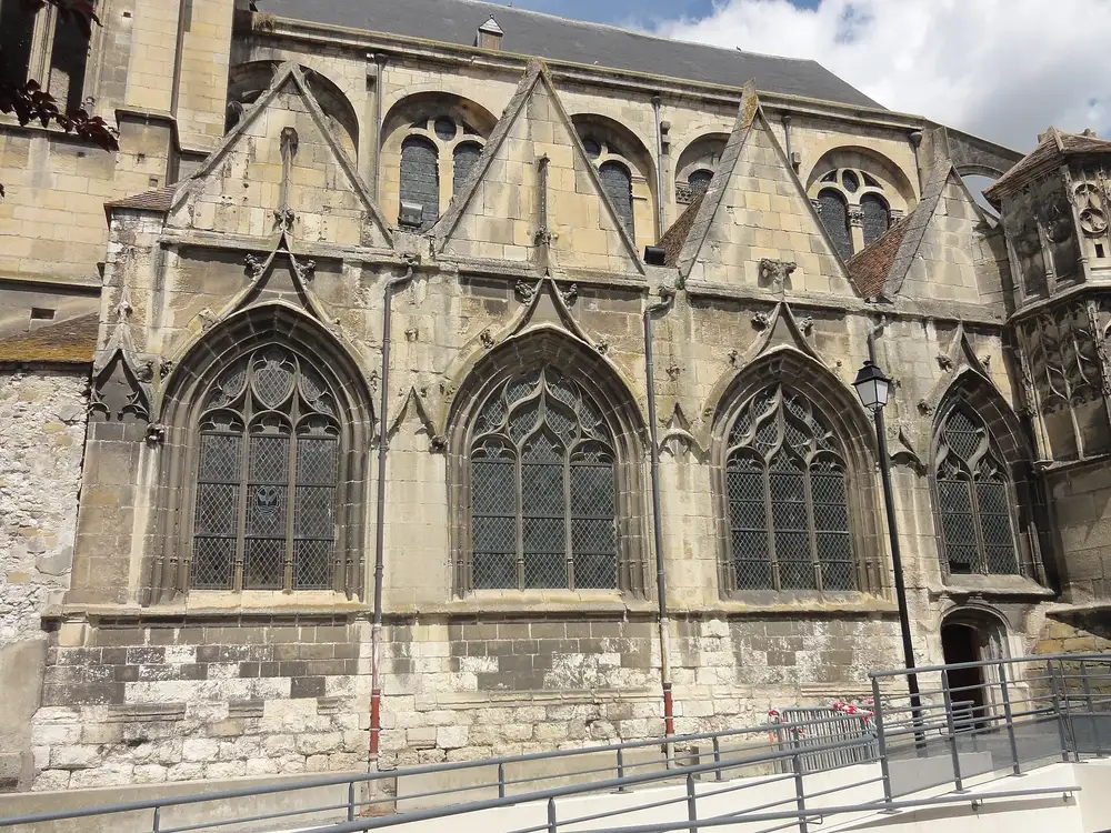 l'église Notre-Dame — Montereau-Fault-Yonne, secteur d'intervention détection canine punaises de lit
